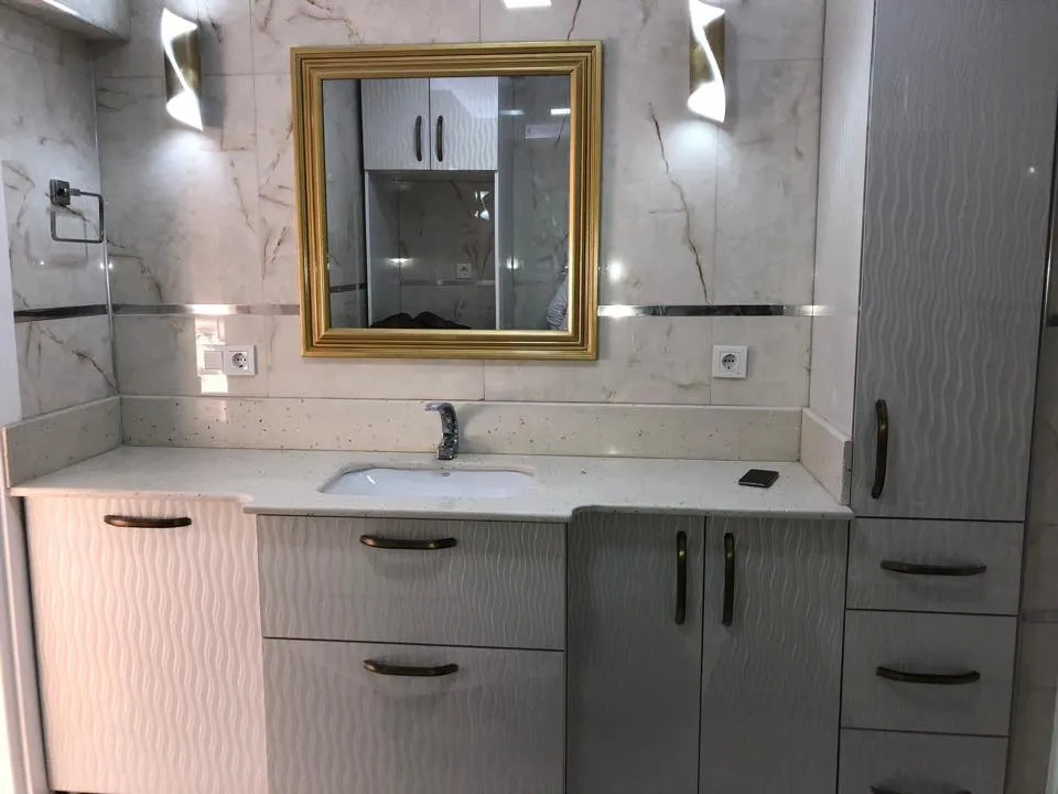 İzmir Mutfak Banyo Luxury Asma Hilton Banyo Dolabı & Dokunmatik LED Ayna (MODEL-1) - Buca Adatepe özel mimari imalat