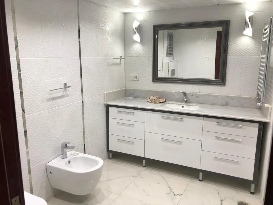 İzmir Mutfak Banyo Luxury Kapağa Entegre Kirli Sepetli Pratik Banyo Dolabı (MODEL-21) - Buca Adatepe özel mimari imalat