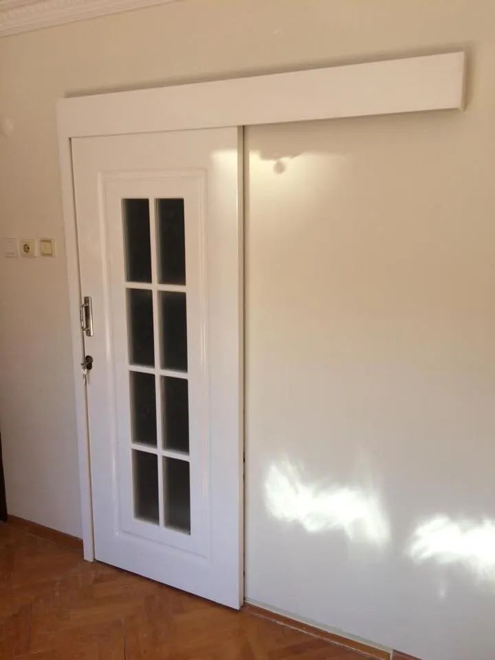 İzmir Mutfak Banyo Luxury Dikey Pirinç Profilli Koyu Meşe Lüks Kapı (MODEL-25) - Buca Adatepe özel mimari imalat