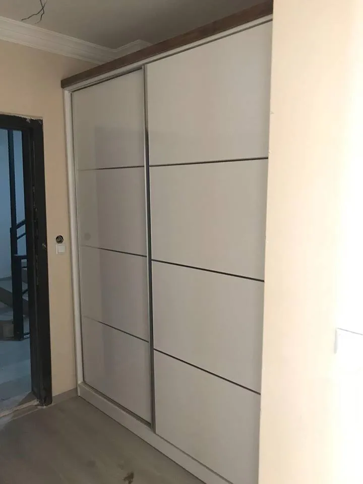 İzmir Mutfak Banyo Luxury Füme Reflekte Cam Kapaklı Alüminyum Çerçeveli Gardırop (MODEL-5-3) - Buca Adatepe özel mimari imalat