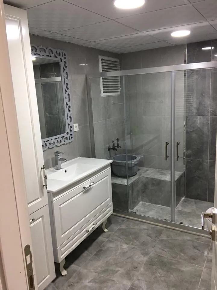 İzmir Mutfak Banyo Luxury Porselen Mermer Tezgahlı & Altın Bataryalı Banyo Dolabı (MODEL-6) - Buca Adatepe özel mimari imalat